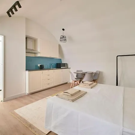 Apartamento Alfama Village com Ar condicionado, porta 8 *