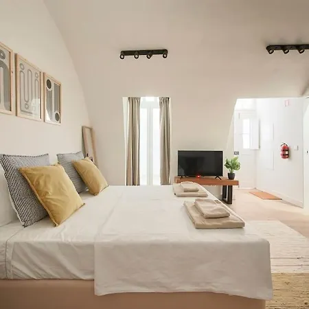Apartamento Alfama Village com Ar condicionado, porta 8 *